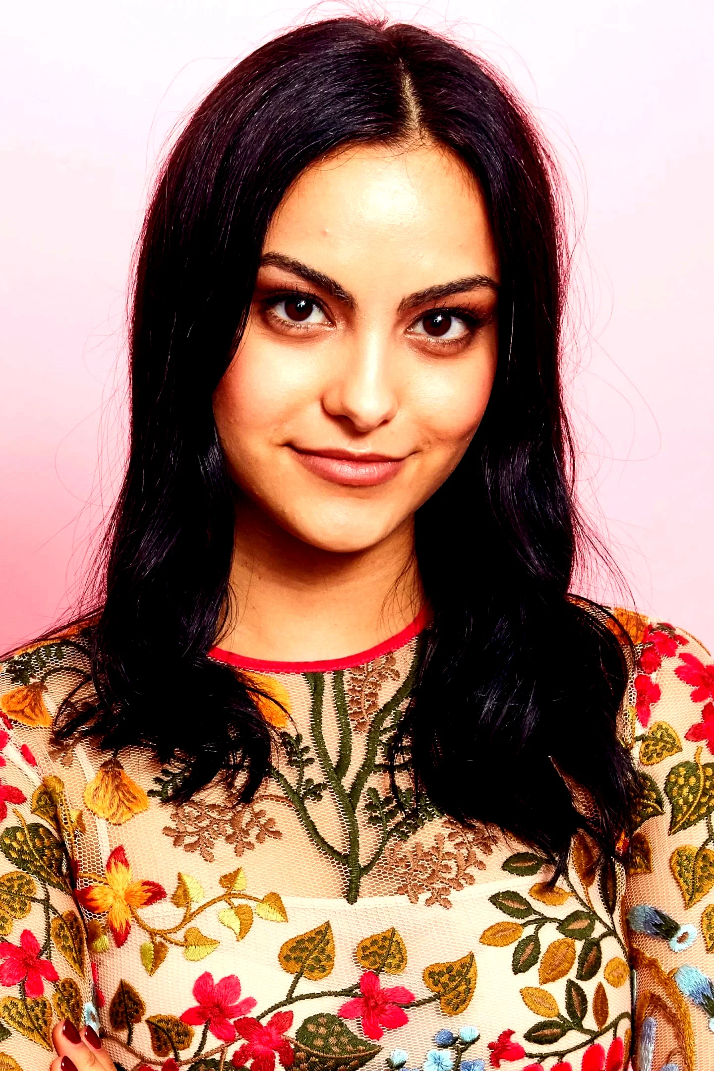  Camila Mendes