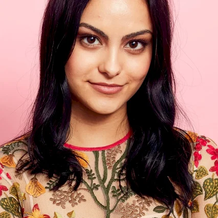  Camila Mendes