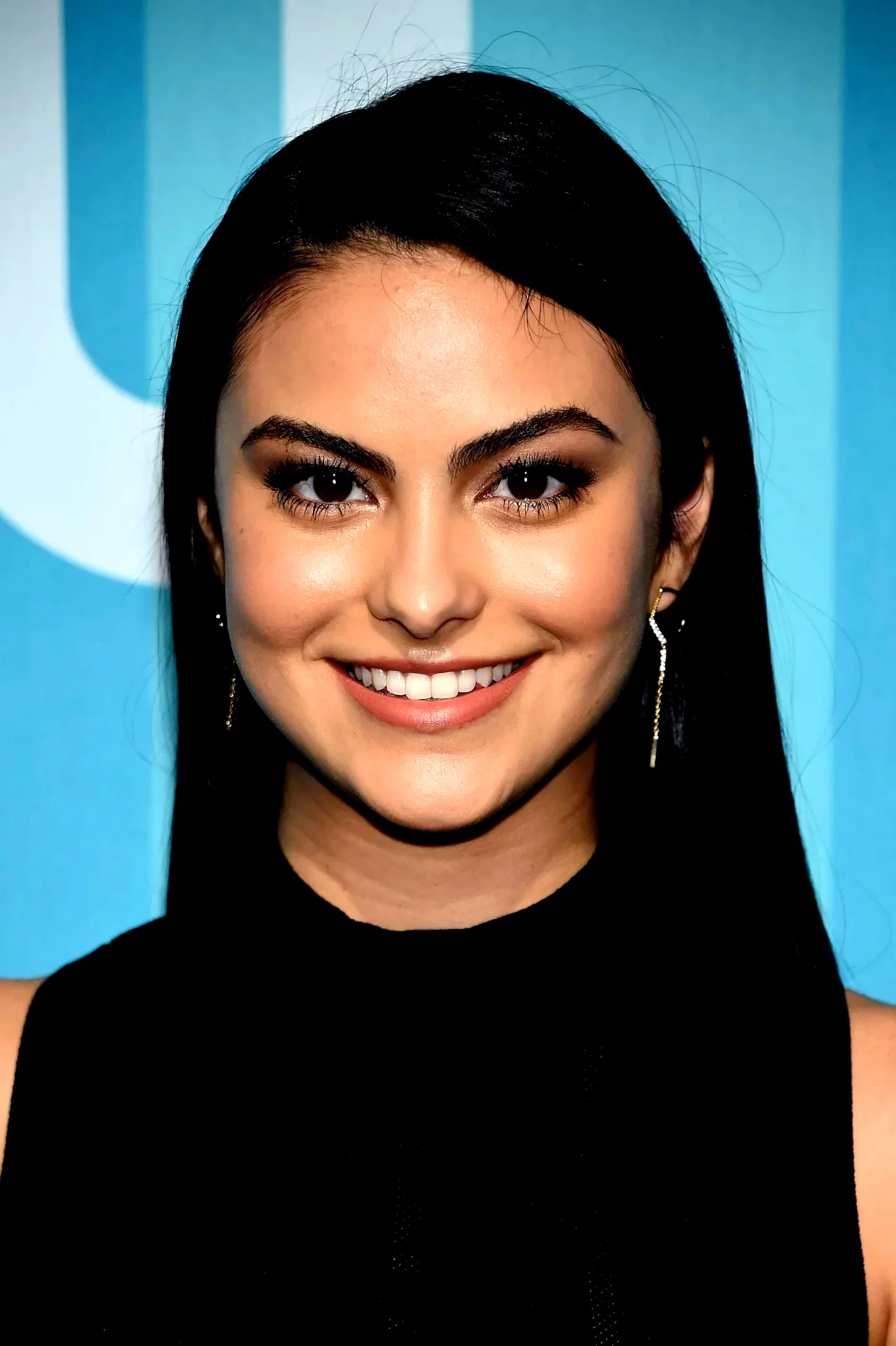 Camila Mendes