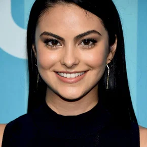 Photo star :  Camila Mendes