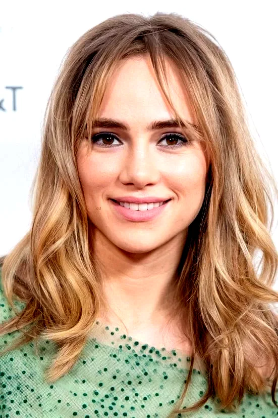  Suki Waterhouse