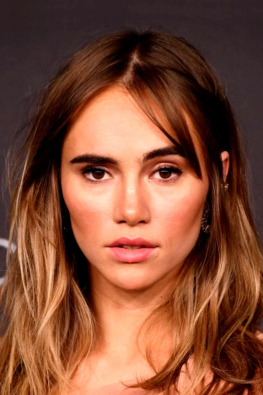  Suki Waterhouse