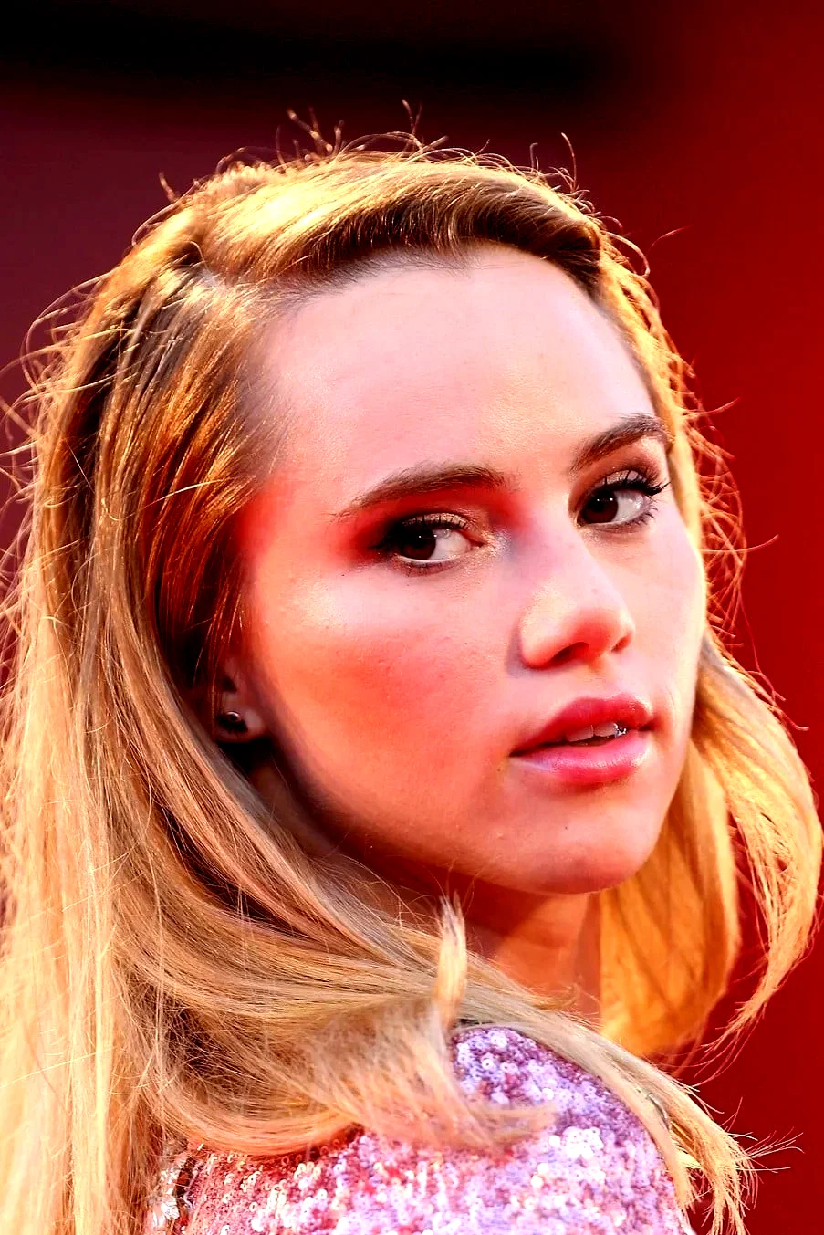  Suki Waterhouse