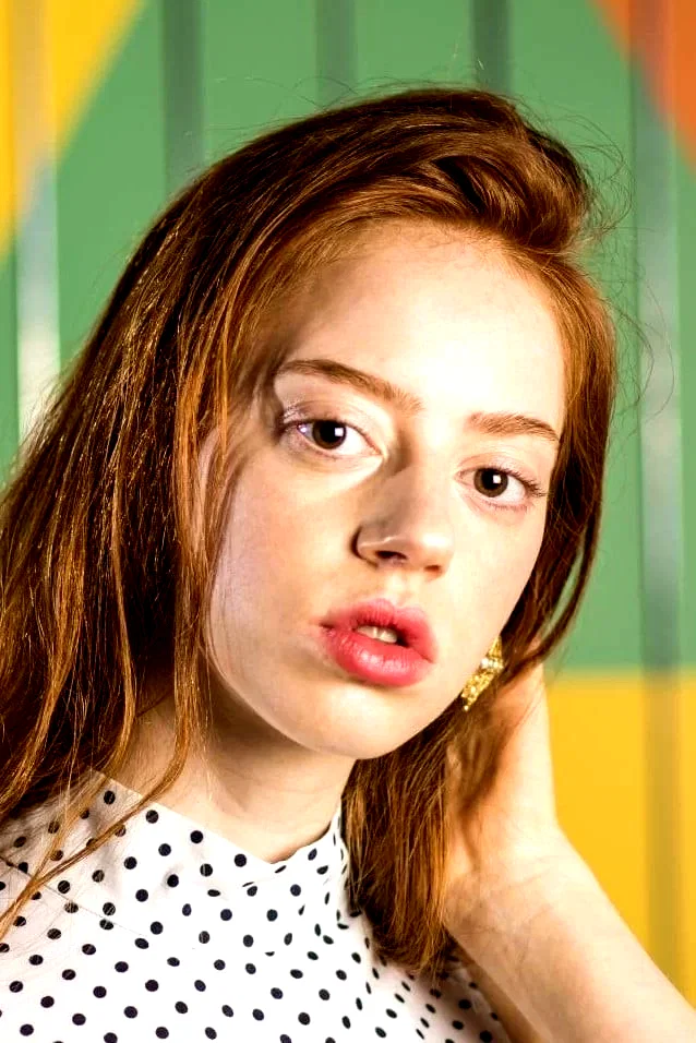  Lily Newmark