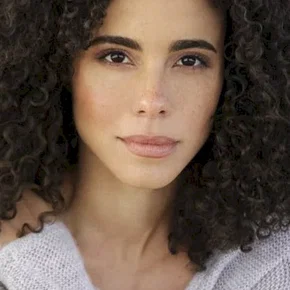 Photo star : Parisa Fitz-Henley