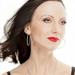  Karen Egan