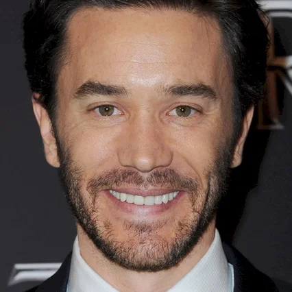  Tom Pelphrey