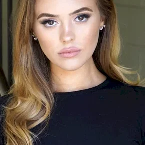 Photo star :  Calli Taylor