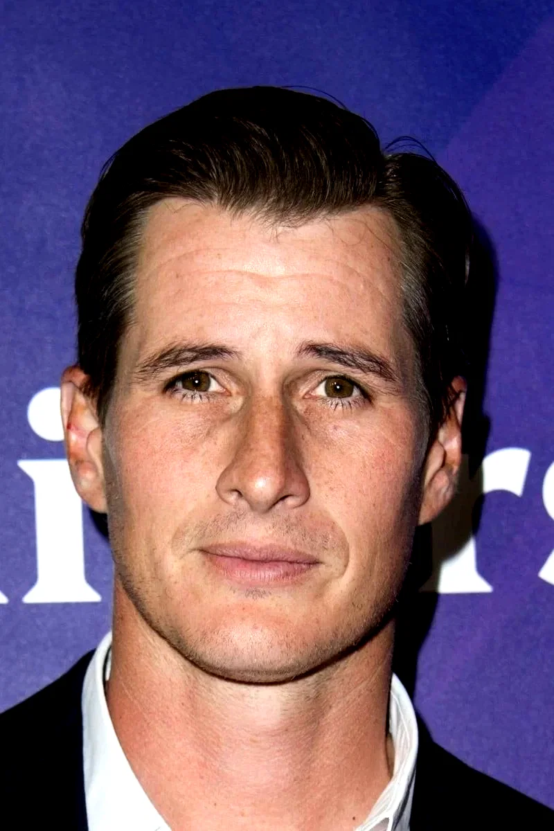 Brendan Fehr