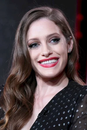 Carly Chaikin photo