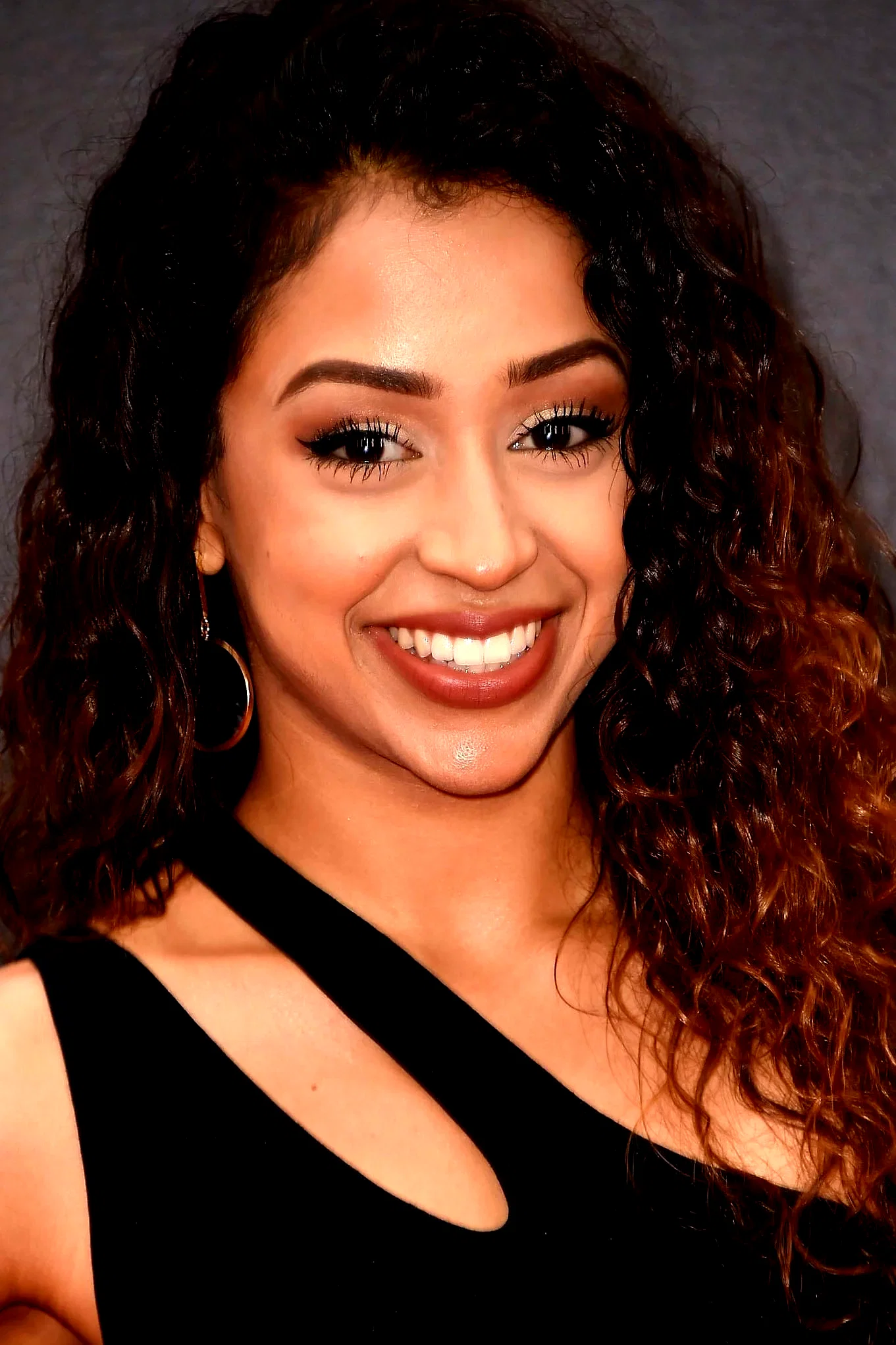 Liza Koshy