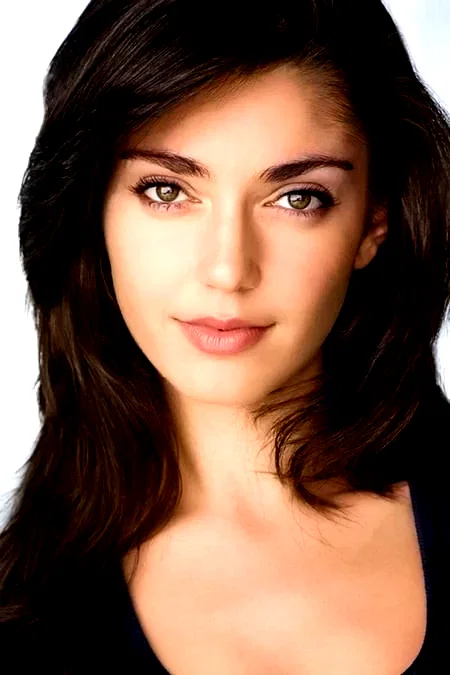  Emilia Ares