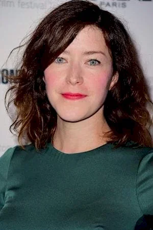 Julia Hart photo