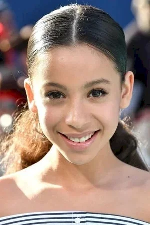 Izabella Alvarez