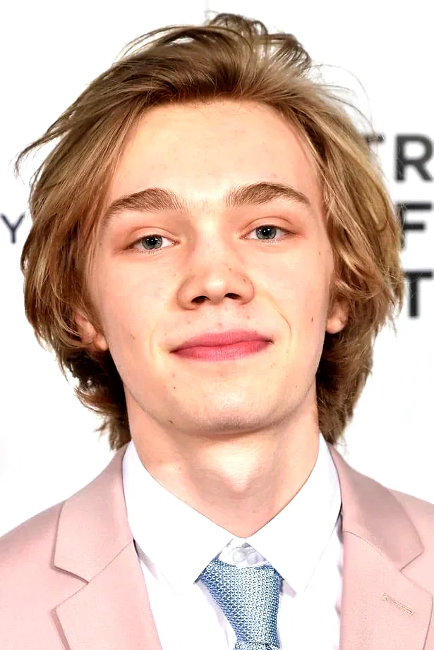  Charlie Plummer