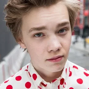Photo star :  Charlie Plummer