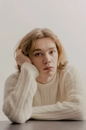  Charlie Plummer photo