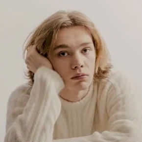 Photo star :  Charlie Plummer