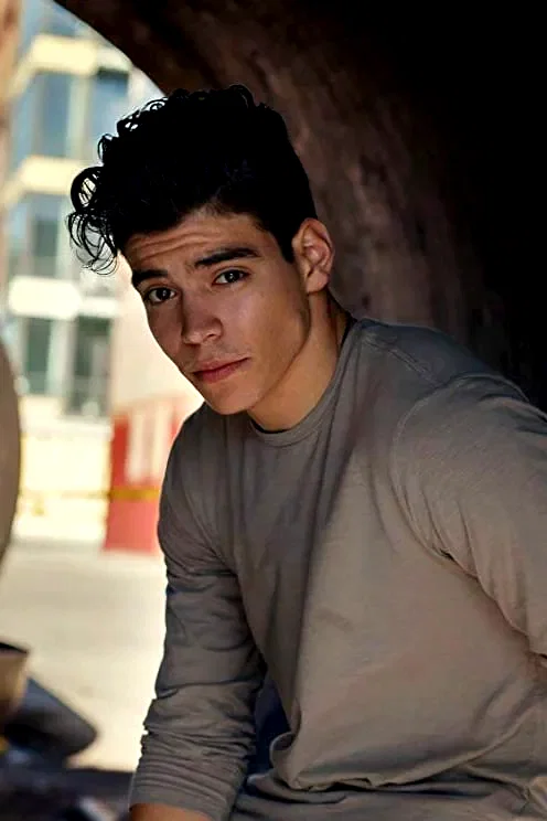  Aaron Dominguez