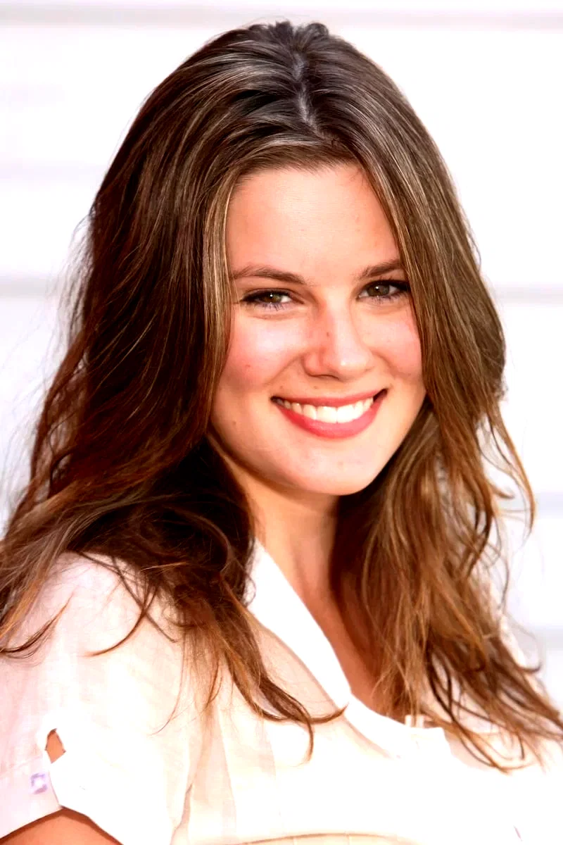  Chelsea Hobbs