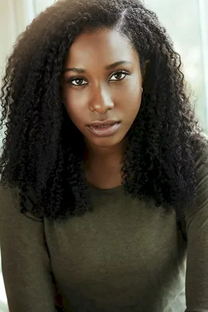  Naika Toussaint photo