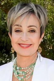  Annie Potts