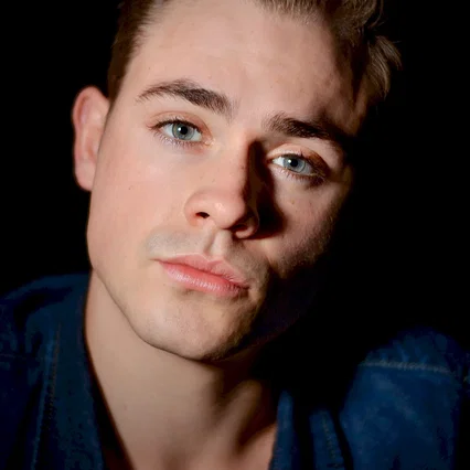  Dacre Montgomery
