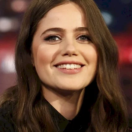  Molly Gordon