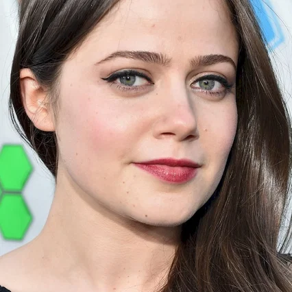 Molly Gordon