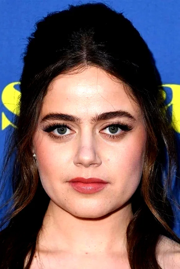  Molly Gordon