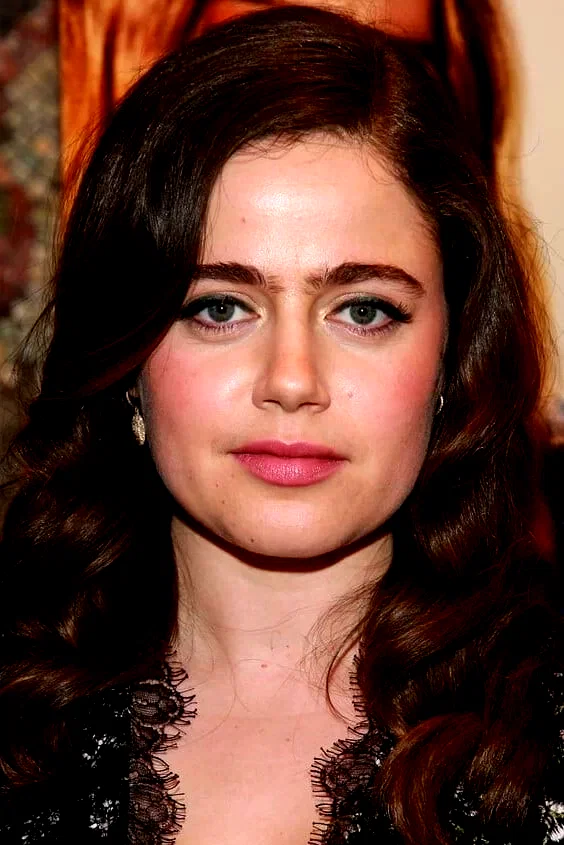  Molly Gordon