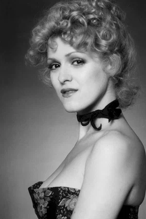 Bernadette Peters photo
