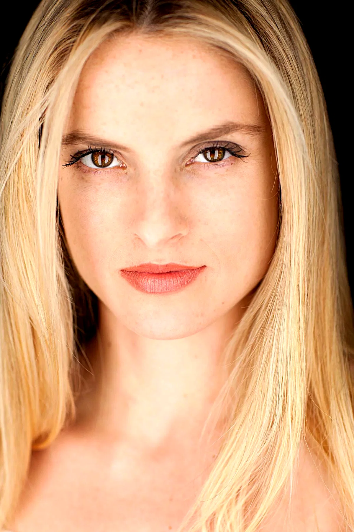  Cathryn Dylan