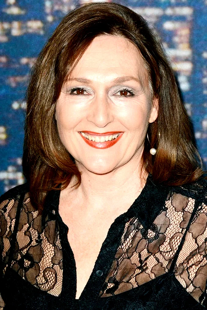 Nora Dunn