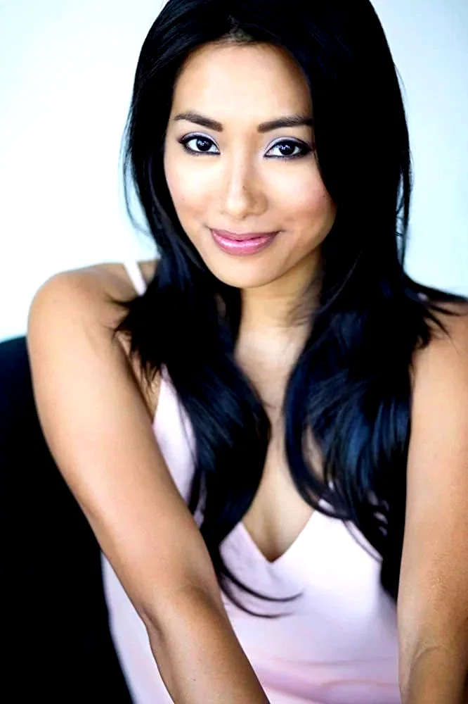  Donna Benedicto