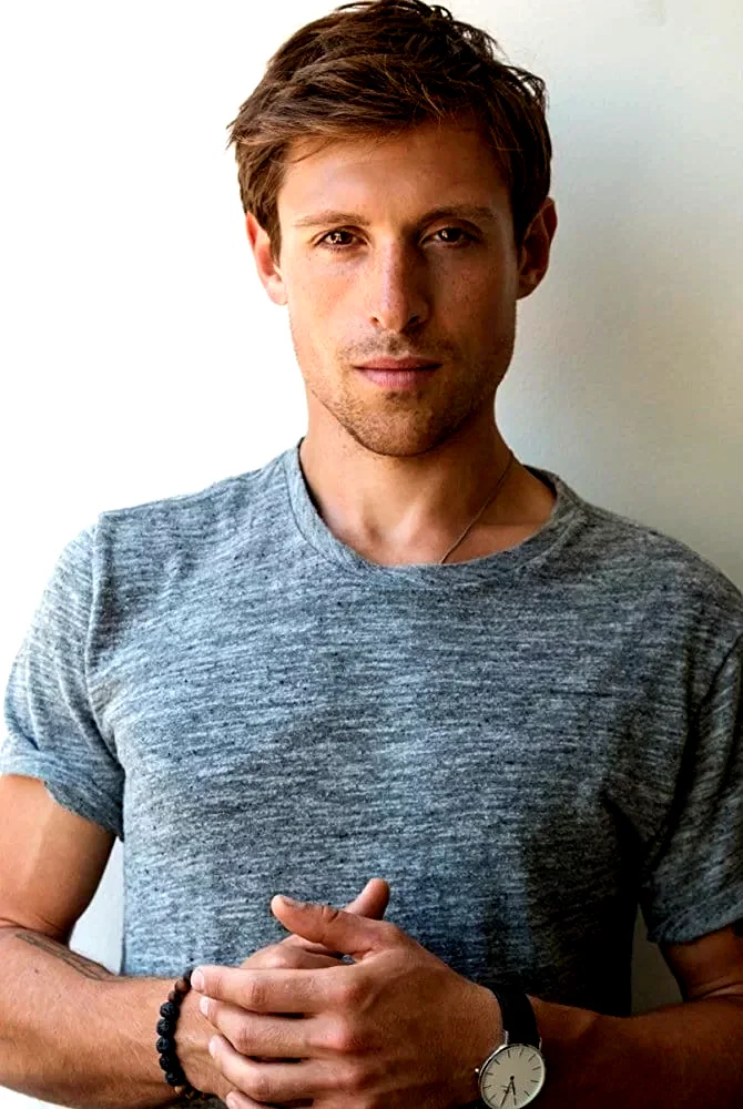  Garrett Black