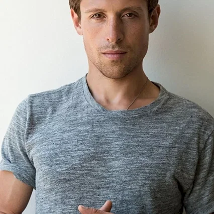  Garrett Black