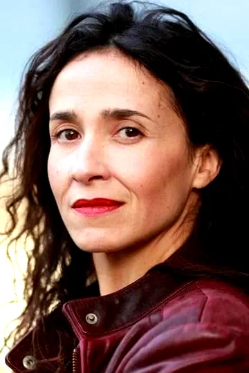  Chloé Réjon