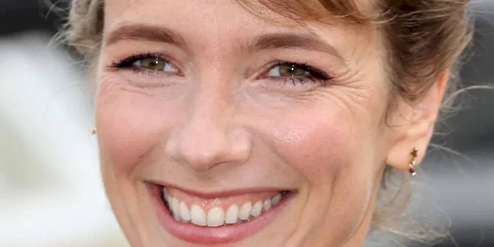 Julie-Anne Roth : sa biographie, filmographie, et quelques photos
