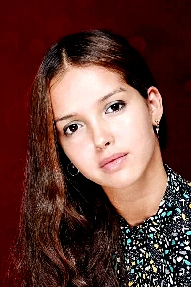 Lyna Khoudri