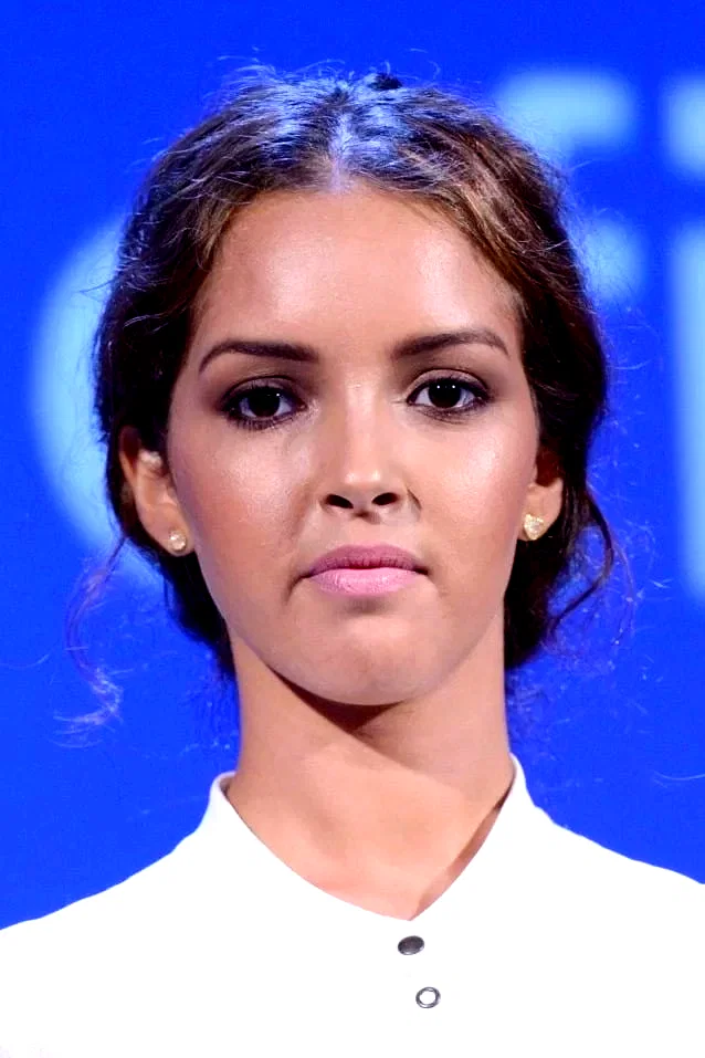 Lyna Khoudri