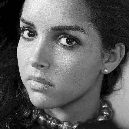 Lyna Khoudri