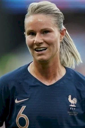 Amandine Henry photo