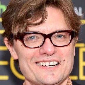 Photo star : James Urbaniak
