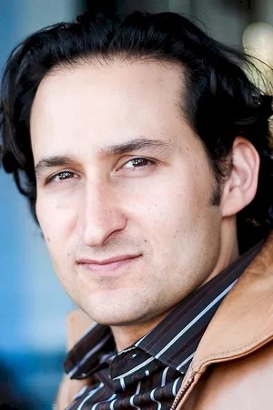 Raoul Bhaneja photo