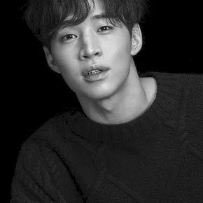 Photo star :  Henry Lau