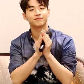 Photo star :  Henry Lau