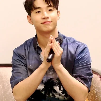  Henry Lau