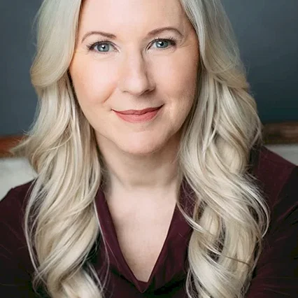  Liana Shannon