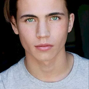 Photo star :  Tanner Buchanan